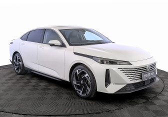 Подержанный автомобиль Changan Lamore 2023 года (3 фото)