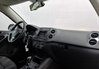 Подержанный автомобиль Volkswagen Tiguan 2016 года (13 фото)