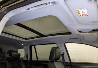 Подержанный автомобиль GAC GS8 2021 года (23 фото)