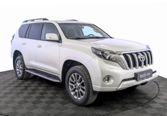 Подержанный автомобиль Toyota Land Cruiser Prado 2017 года (3 фото)