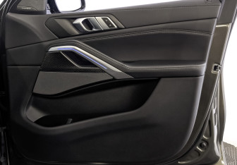 Подержанный автомобиль BMW X6 2022 года (25 фото)