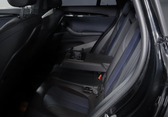 Подержанный автомобиль BMW X1 2020 года (10 фото)