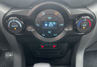 Подержанный автомобиль Ford EcoSport 2016 года (12 фото)