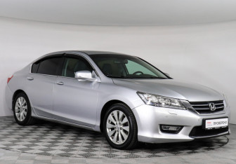 Подержанный автомобиль Honda Accord Sedan 2013 года (2 фото)