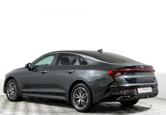 Подержанный автомобиль Kia K5 2021 года (7 фото)