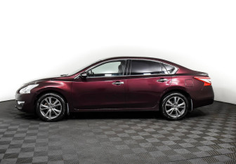 Подержанный автомобиль Nissan Teana 2015 года (3 фото)
