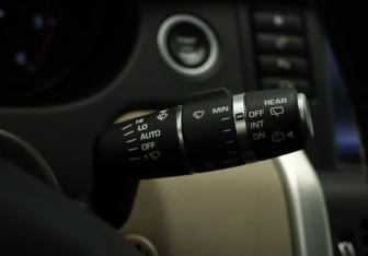 Подержанный автомобиль Land Rover Discovery Sport 2017 года (15 фото)