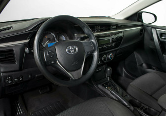 Подержанный автомобиль Toyota Corolla Sedan 2013 года (11 фото)