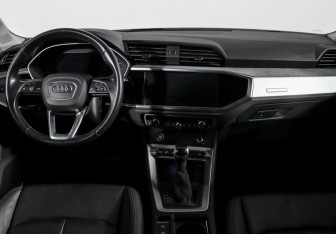 Подержанный автомобиль Audi Q3 2020 года (12 фото)