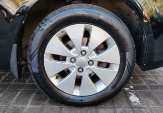 Подержанный автомобиль Kia Rio Sedan 2012 года (13 фото)