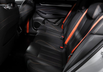 Подержанный автомобиль Omoda S5 GT 2023 года (10 фото)