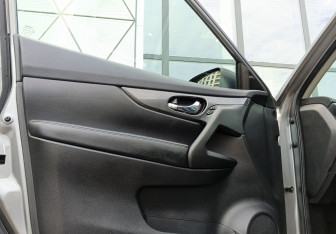 Подержанный автомобиль Nissan X-Trail 2018 года (22 фото)