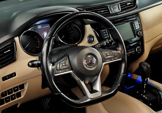 Подержанный автомобиль Nissan X-Trail 2021 года (12 фото)