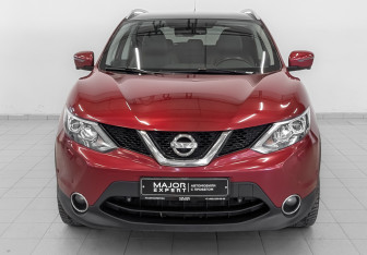 Подержанный автомобиль Nissan Qashqai 2016 года (2 фото)