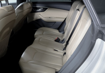 Подержанный автомобиль Audi Q8 2022 года (10 фото)