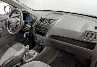 Подержанный автомобиль Chevrolet Cobalt Sedan 2012 года (18 фото)