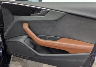 Подержанный автомобиль Audi A5 Liftback 2022 года (23 фото)