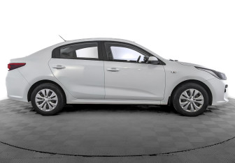 Подержанный автомобиль Kia Rio Sedan 2020 года (4 фото)