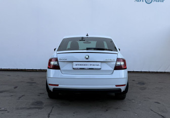 Подержанный автомобиль Skoda Octavia Liftback 2018 года (6 фото)