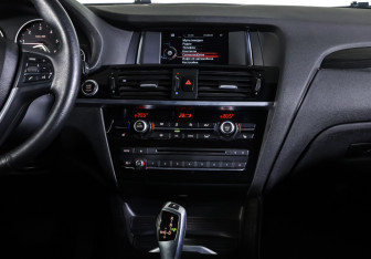 Подержанный автомобиль BMW X4 2017 года (14 фото)