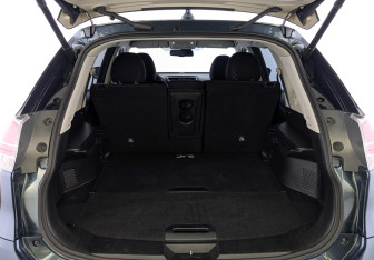 Подержанный автомобиль Nissan X-Trail 2018 года (10 фото)