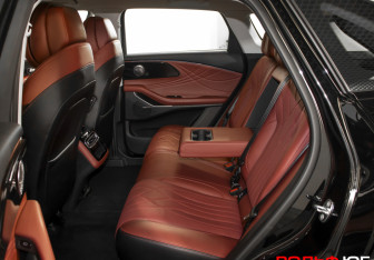 Подержанный автомобиль Exeed RX 2023 года (10 фото)