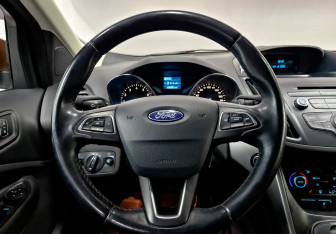 Подержанный автомобиль Ford Kuga 2017 года (22 фото)
