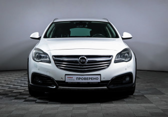 Подержанный автомобиль Opel Insignia Wagon 2015 года (2 фото)