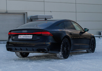 Подержанный автомобиль Audi A7 2020 года (5 фото)