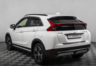 Подержанный автомобиль Mitsubishi Eclipse Cross 2018 года (7 фото)