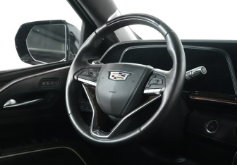 Подержанный автомобиль Cadillac Escalade Suv 2021 года (15 фото)