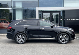 Подержанный автомобиль Kia Sorento 2018 года (4 фото)