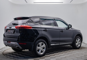 Подержанный автомобиль Geely Atlas 2018 года (5 фото)