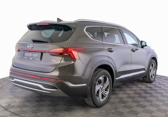 Подержанный автомобиль Hyundai Santa Fe 2022 года (5 фото)