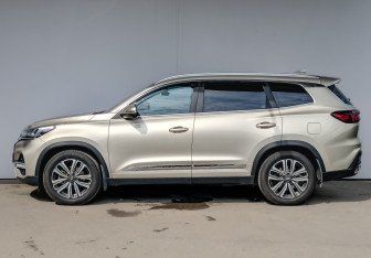 Подержанный автомобиль Chery Tiggo 8 2020 года (7 фото)