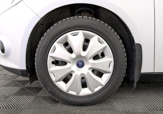 Подержанный автомобиль Ford Focus Wagon 2015 года (18 фото)