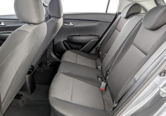 Подержанный автомобиль Kia Rio Hatchback 2021 года (12 фото)