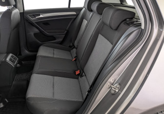 Подержанный автомобиль Volkswagen Golf Hatchback 2013 года (12 фото)