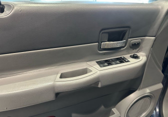 Подержанный автомобиль Dodge Durango 2005 года (17 фото)