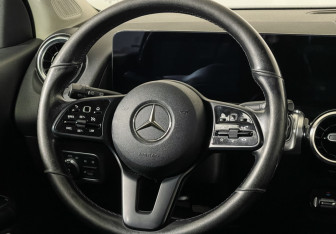 Подержанный автомобиль Mercedes-Benz GLB 2021 года (14 фото)