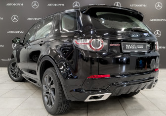Подержанный автомобиль Land Rover Discovery Sport 2017 года (7 фото)