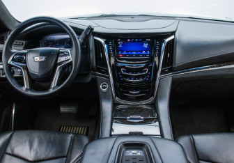 Подержанный автомобиль Cadillac Escalade Suv 2015 года (12 фото)