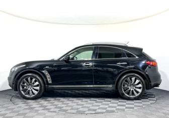 Подержанный автомобиль Infiniti FX 2011 года (7 фото)