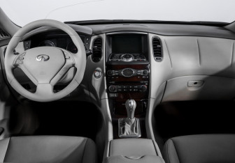 Подержанный автомобиль Infiniti EX 2008 года (12 фото)