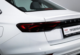 Подержанный автомобиль Geely Emgrand 2024 года (17 фото)