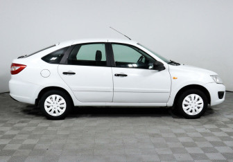 Подержанный автомобиль LADA (ВАЗ) Granta Sedan 2016 года (4 фото)