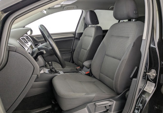 Подержанный автомобиль Volkswagen Golf Hatchback 2016 года (20 фото)