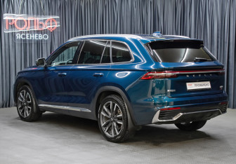 Подержанный автомобиль Geely Monjaro 2023 года (7 фото)