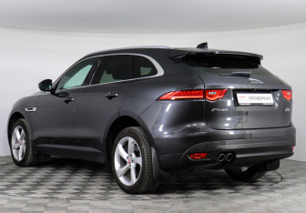 Подержанный автомобиль Jaguar F-Pace 2020 года (7 фото)