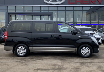 Подержанный автомобиль Hyundai H-1 2016 года (5 фото)